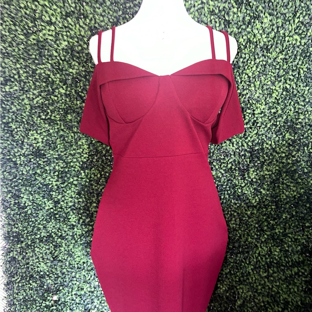 Brand new without tags burgundy pinsel dress peeakboo sleeve